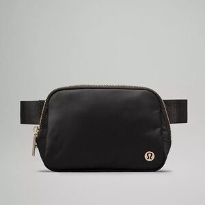 Lululemon Everywhere Belt Bag Metal Hardware / Black & Gold